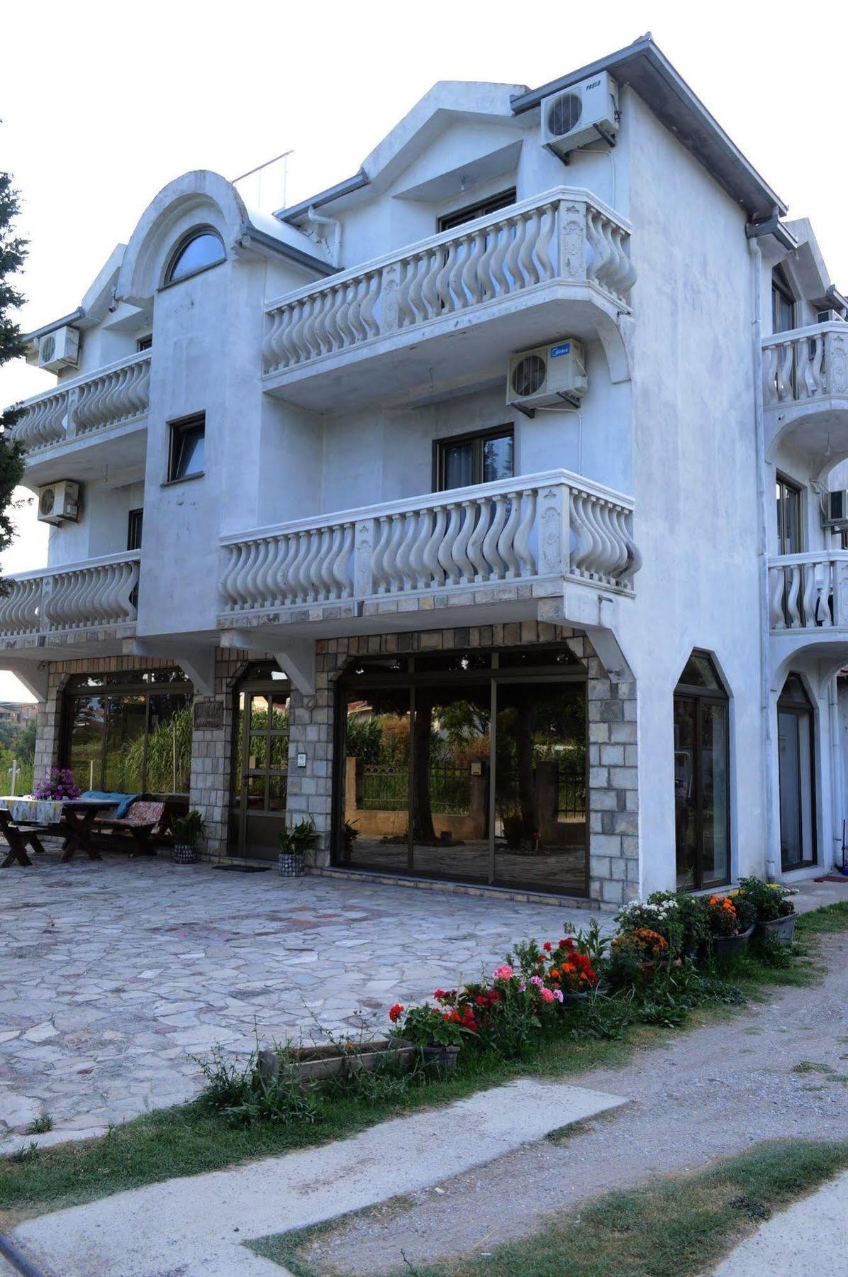 Guest House Lukac Bar Exterior foto